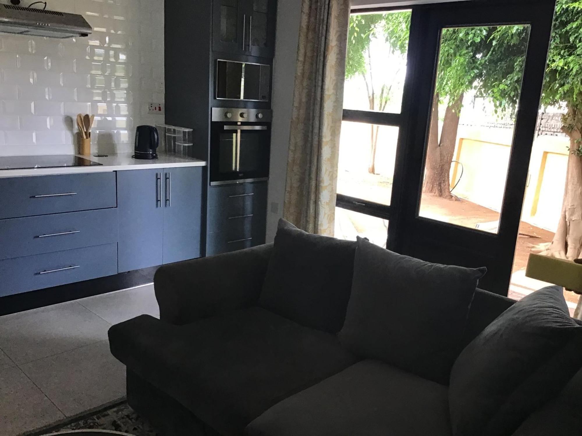The Capital Guest House Γκαμπορόνε Εξωτερικό φωτογραφία
