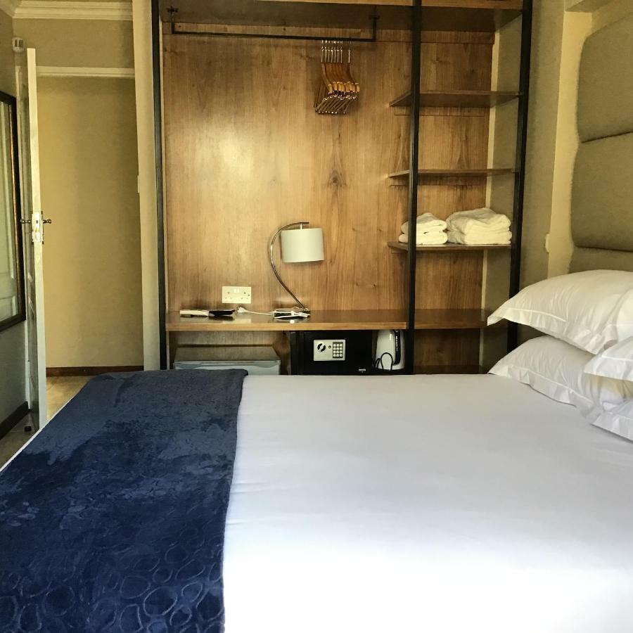The Capital Guest House Γκαμπορόνε Εξωτερικό φωτογραφία