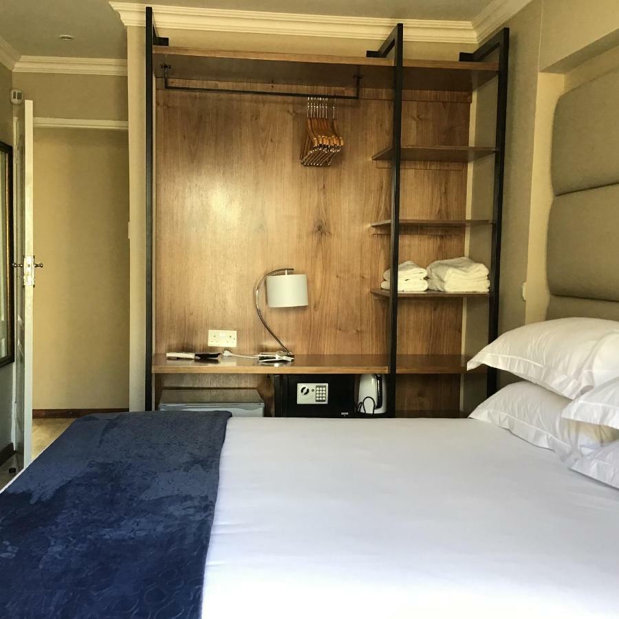 The Capital Guest House Γκαμπορόνε Εξωτερικό φωτογραφία