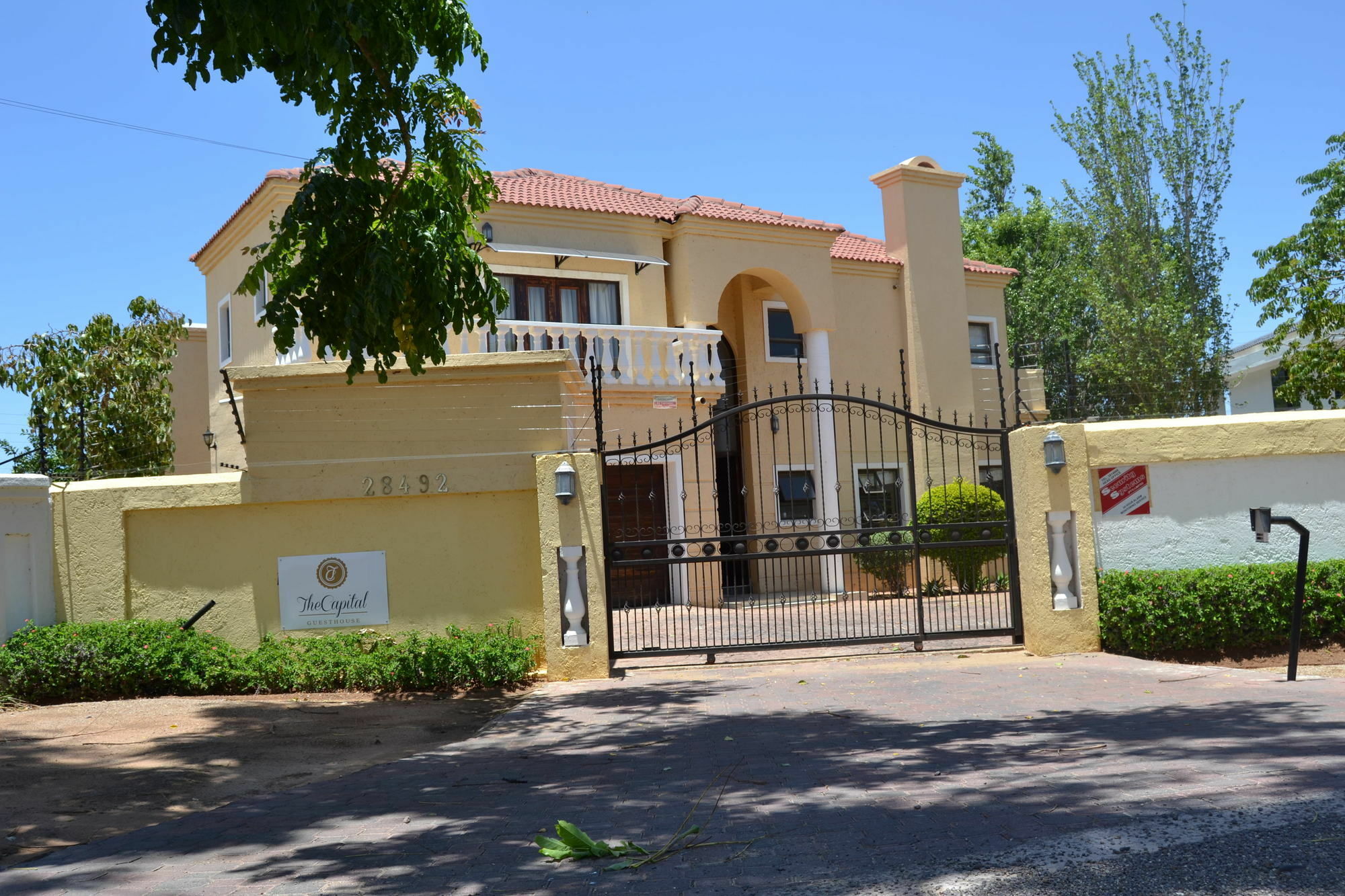 The Capital Guest House Γκαμπορόνε Εξωτερικό φωτογραφία